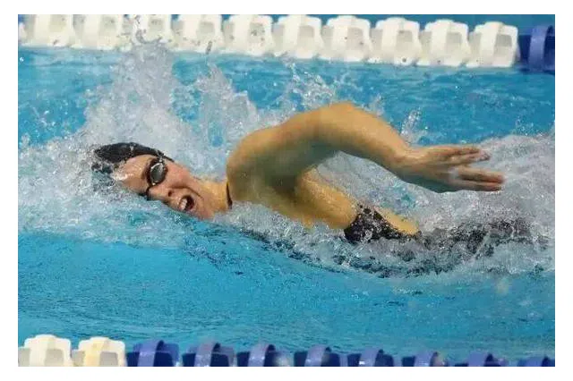 熊猫体育卢卡库重返巅峰之路：从逆境中崛起的足球巨星成长故事